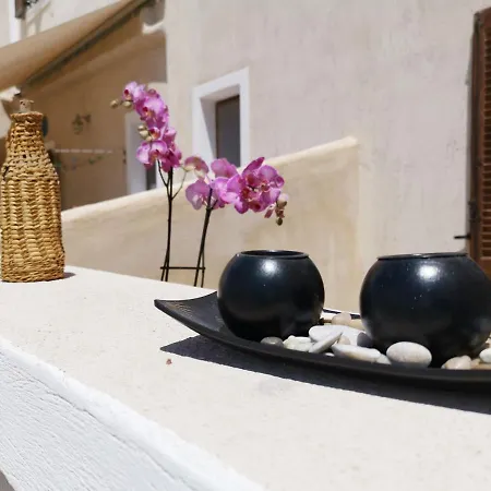 Thira Perissa (Santorini)